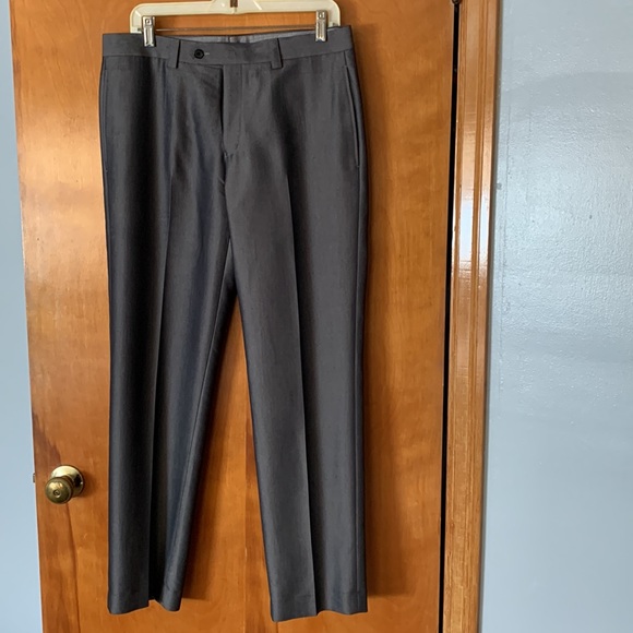 Grey suit - Picture 4 of 9